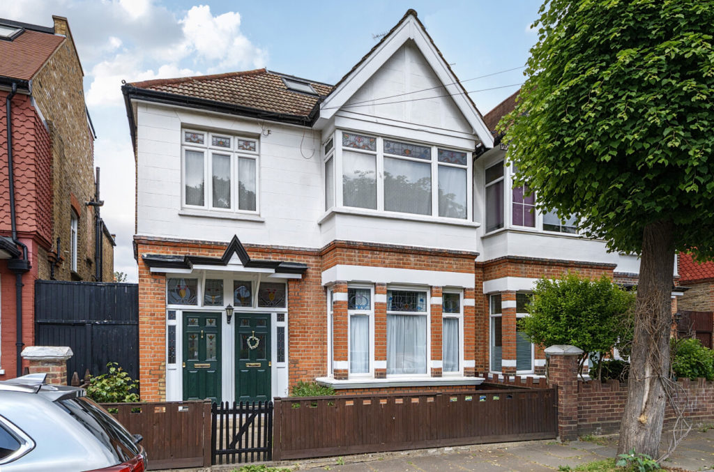 King Edwards Gardens, Acton, W3