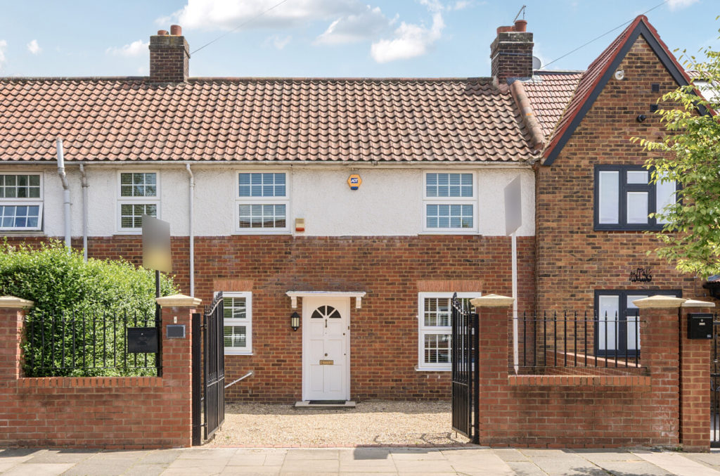 Saxon Drive, West Acton W3 0NU