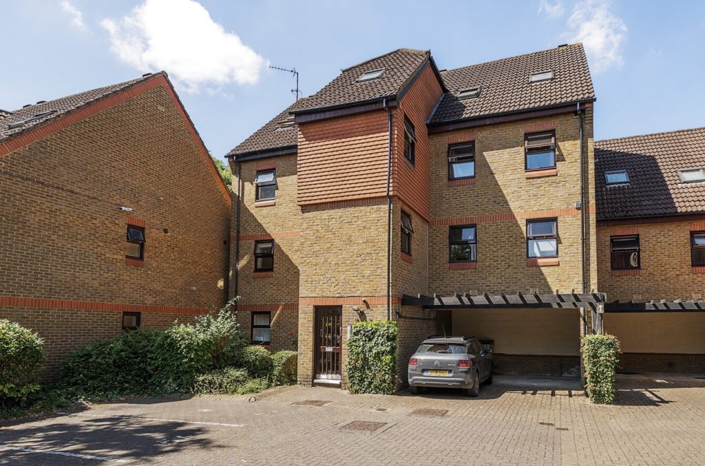 Pursewardens Close, Ealing, W13