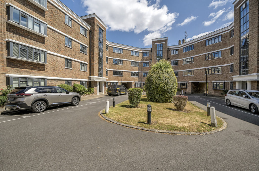 Victoria Court, Kingsbridge Avenue, Acton W3
