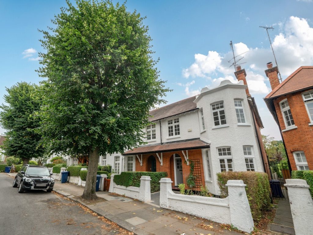 Winscombe Crescent, Ealing W5