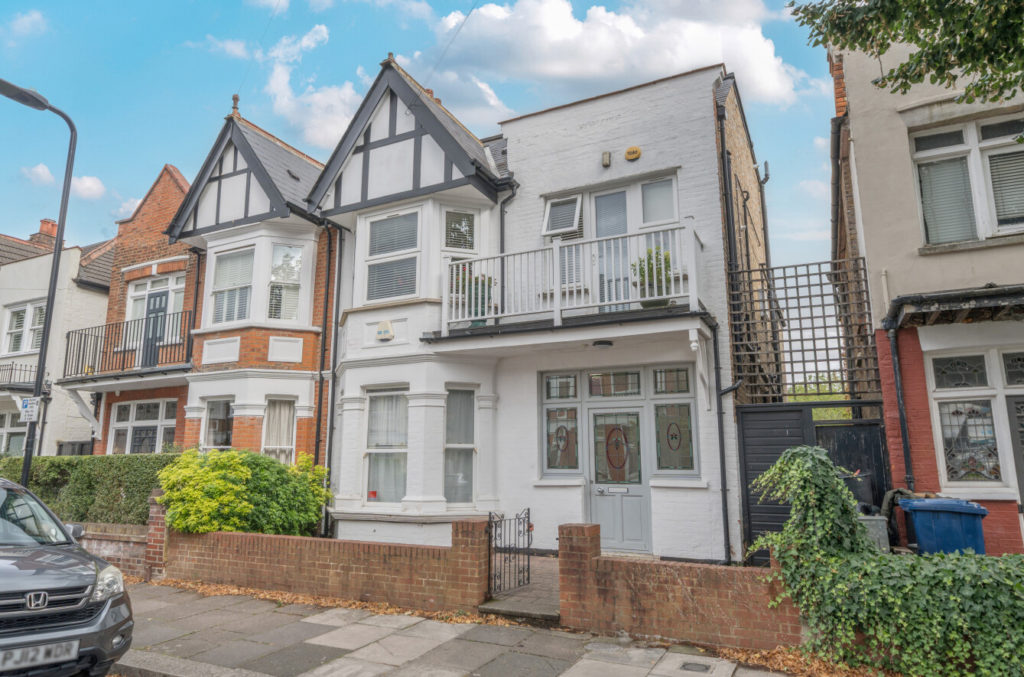 King Edwards Gardens, Acton, W3
