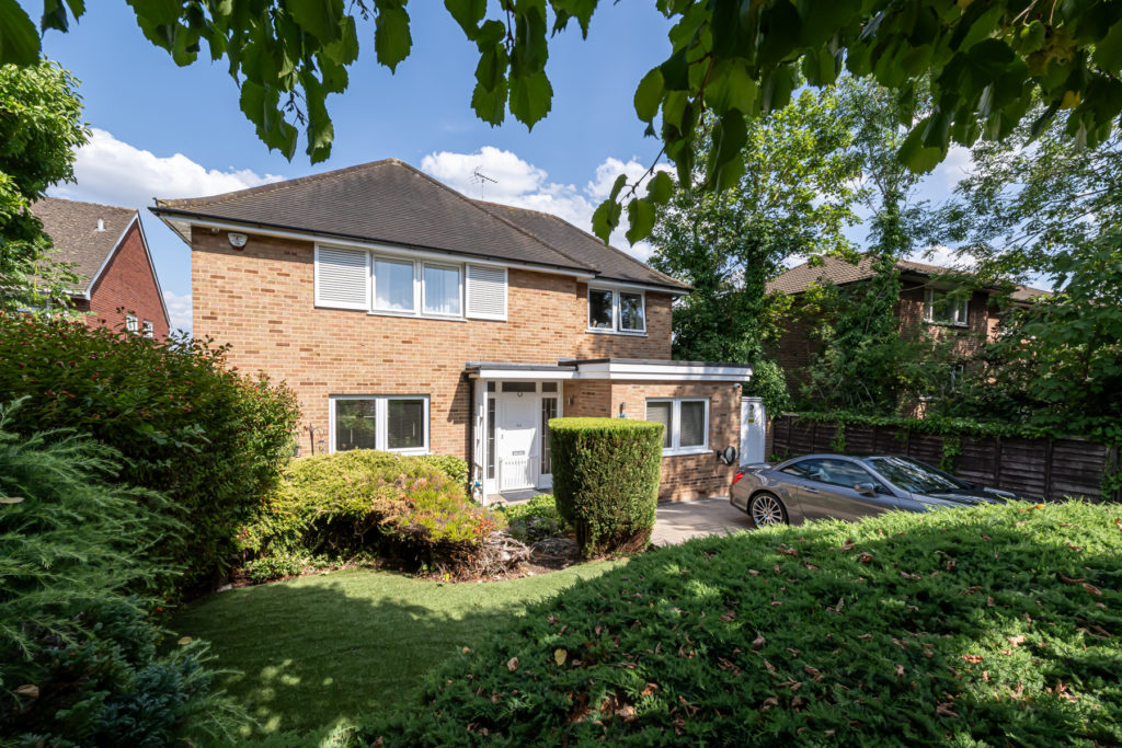 The Ridings, Ealing, W5