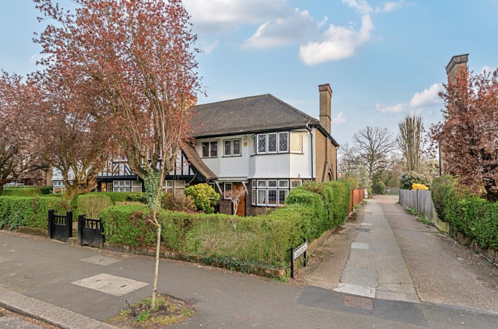 Queens Drive, West Acton, W3