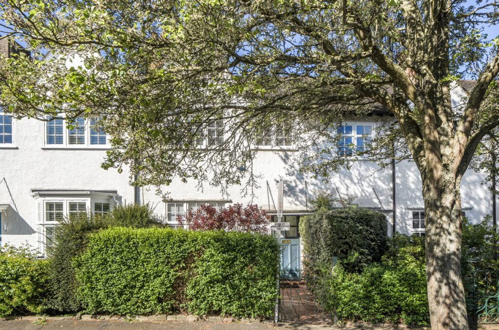 1-69e6284122f48-1448902-2-69e5ee099660d-1