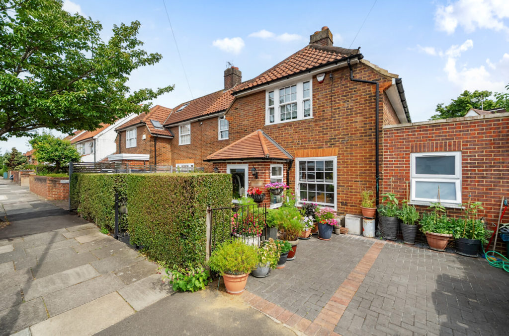 Saxon Drive, West Acton, W3