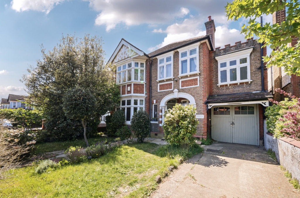Just sold – Gunnersbury Avenue, Ealing W5